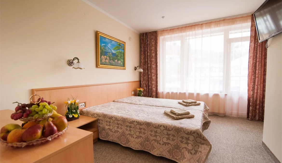 Уютный отель в п. Солнечногорское, в 2 минутах от Чёрного моря